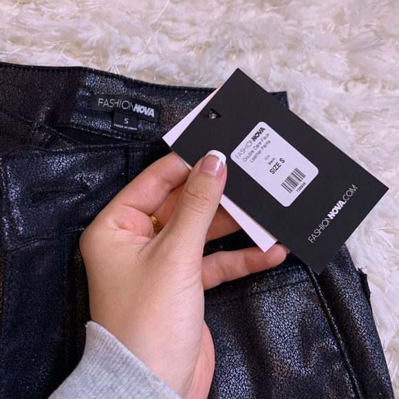 Black faux leather pants - Picture 7 of 10